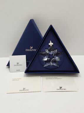 NIB Swarovski 2019 Annual Limited Edition Snowflake Star Christmas Ornament